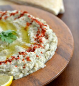 Baba Ganoush crema orientala din vinete coapte