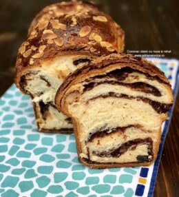 Cozonac clasic cu nuca si rahat