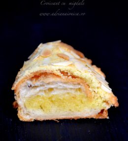 Croissant cu migdale