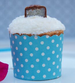 Cupcakes cu cocos si Bounty